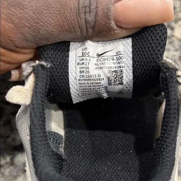 Nike Kids Black and Gray Sneakers - Picture 2 of 11